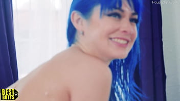 Jewelz Blu’s Bouncing Bubble Booty Gets Pounded For Massive Backshot Creampies