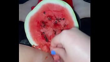 Juicy Watermelon Makes Her Scream – Homemade Arab Teen Masturbates With Fruit In Her Tight Pussy – Extreme Food Fetish Kink – Full Saudi Amateur Video 2025